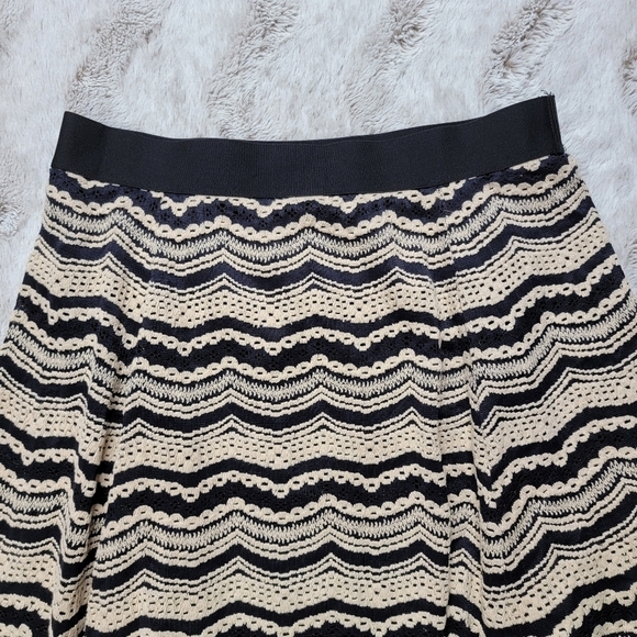 ✨️CL Max Edition Cream Multicolor Scallop Lace Detail A Line Skirt Size S - Picture 4 of 10